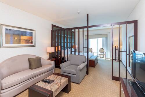 احجز الفخامة المطلقة في شقة من 3 غرف نوم في مساكن ذا ريزيدنسيز شانغري لا دبي في دبي قارن أسعار الفنادق في دبي