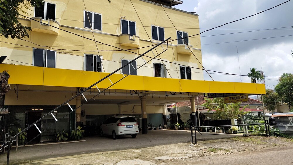 Book De Premium Hotel Kartini In Palembang Hotels Com