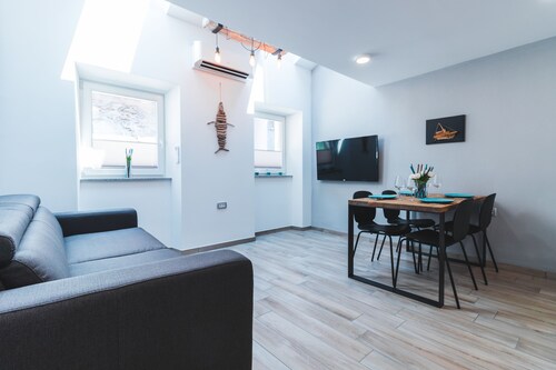 Best Apartment Rentals In Piran Hotels Com