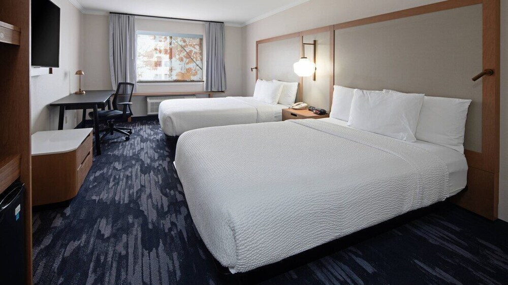 Book Fairfield Inn Suites By Marriott Seattle Downtown Seattle Center In Seattle Hotels Com