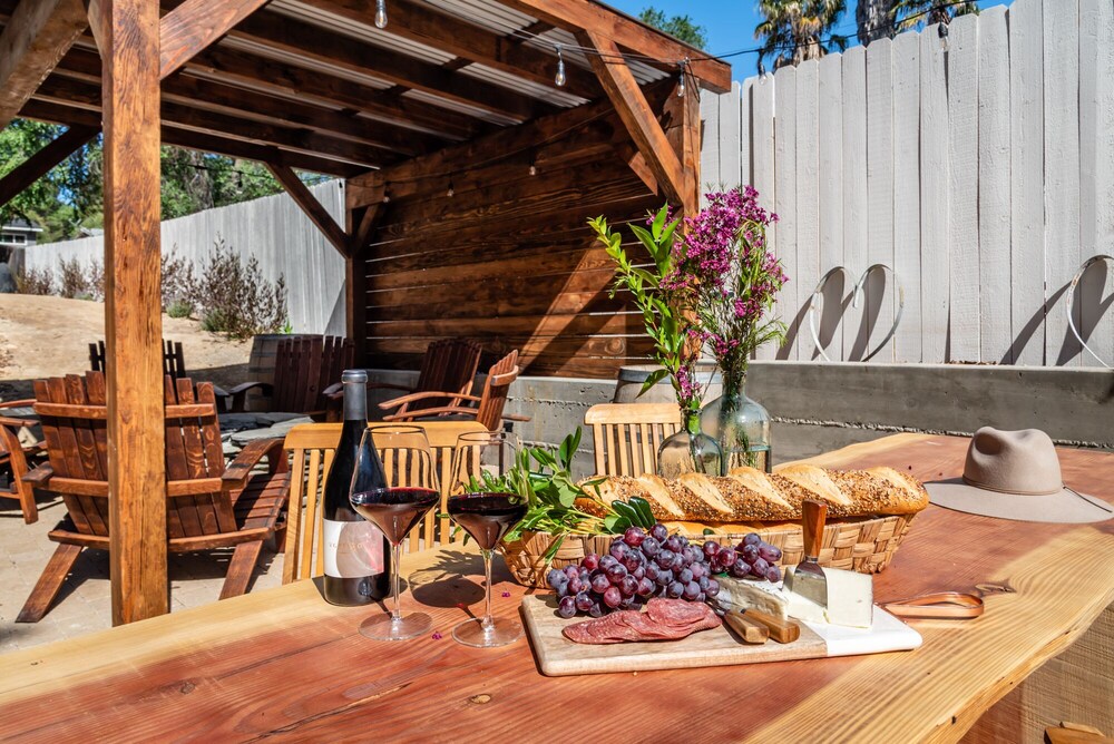 brand new luxury cottage suites with outdoor amenities, minutes