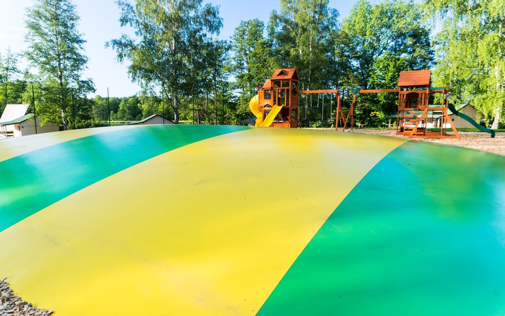 儿童活动区 - 室外