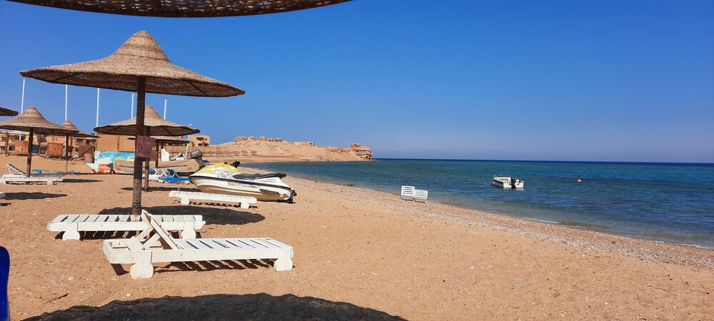 احجز شاليه العين السخنة في عتاقة قارن أسعار الفنادق في عتاقة