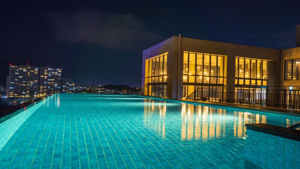 Mb ギャラリーチャタン By ザ テラスホテルズ 北谷 の宿泊予約 ホテルズドットコム