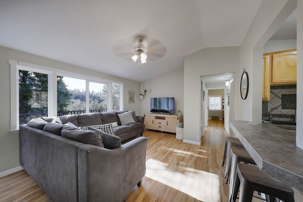 living on the ledge in willow cove