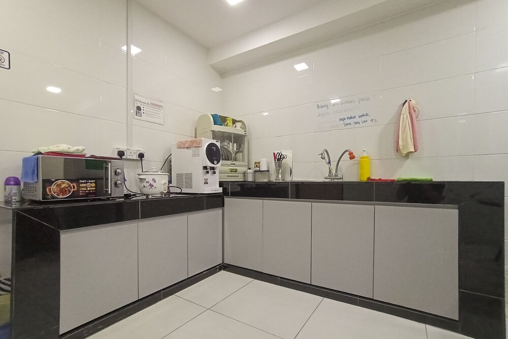 Book Oyo 90261 Hom2rex Kuching Homestay In Kuching Hotels Com