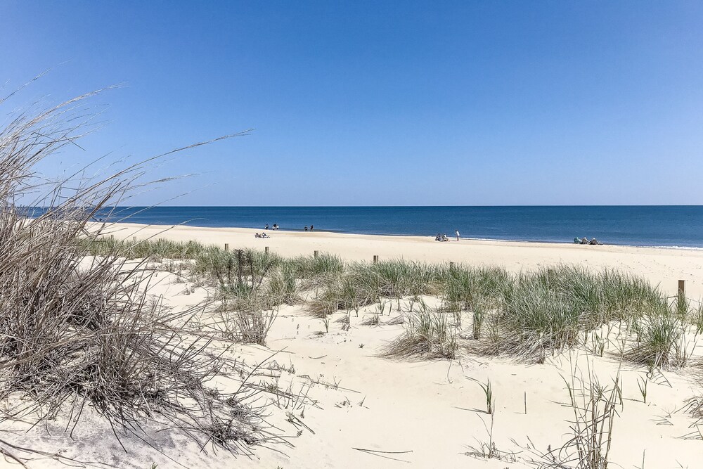 dreamy coastal home w/ private balcony, water views, beach