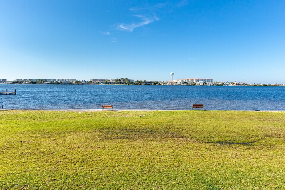 sea palm 1d 2 bedroom condo