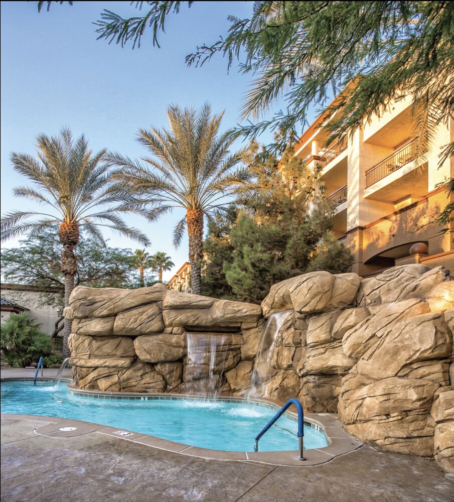 allegiant stadium close