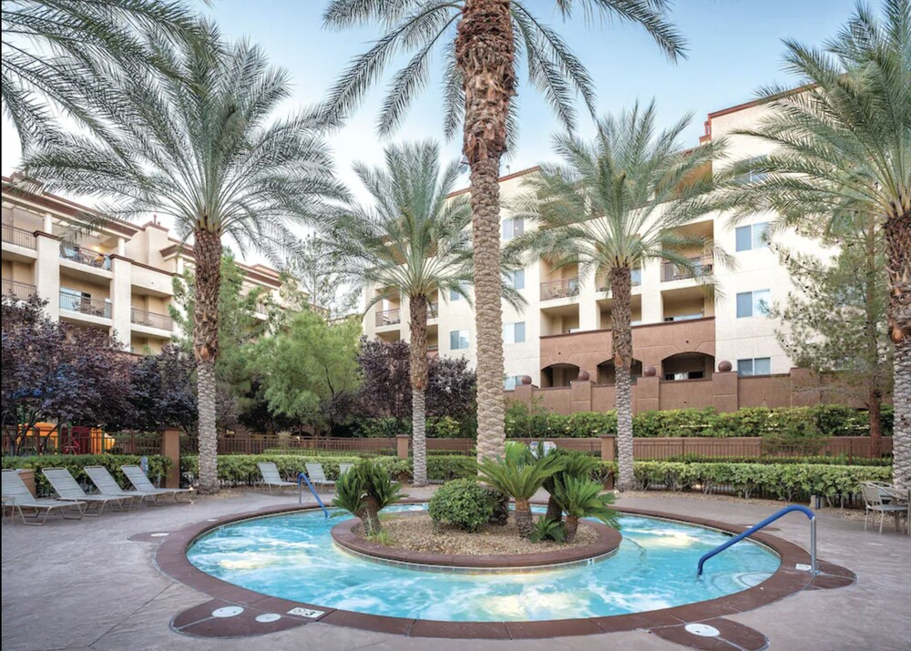 allegiant stadium close