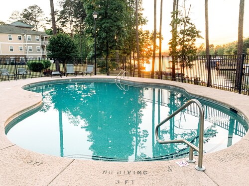 Top Hotels With A Pool In Milledgeville Georgia Hotelscom