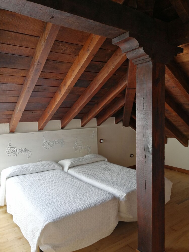 Book Posada El Jardin De Angela In Santander Hotels Com