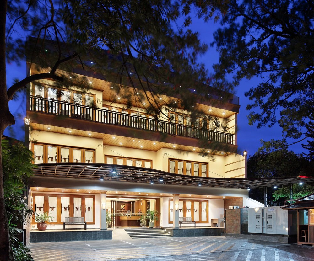 Kertanegara Premium Guest House Malang Info Photos Reviews Book At Hotels Com