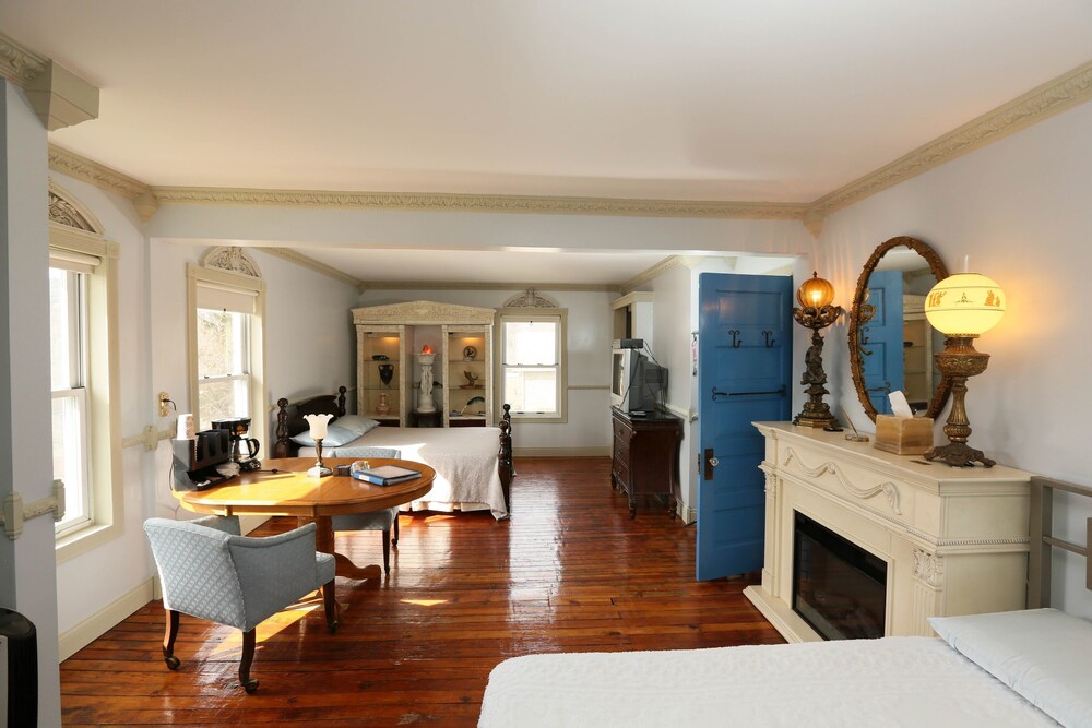 Book The Old Parsonage Bed And Breakfast In Leechburg Hotels The Old Parsonage Bed And Breakfast Leechburg