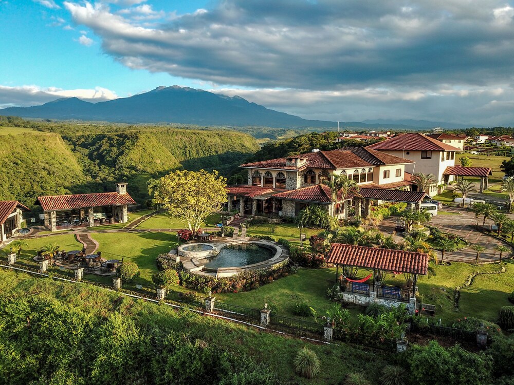 洛斯莫里诺斯洛杉矶庄园精品酒店, 上博克特