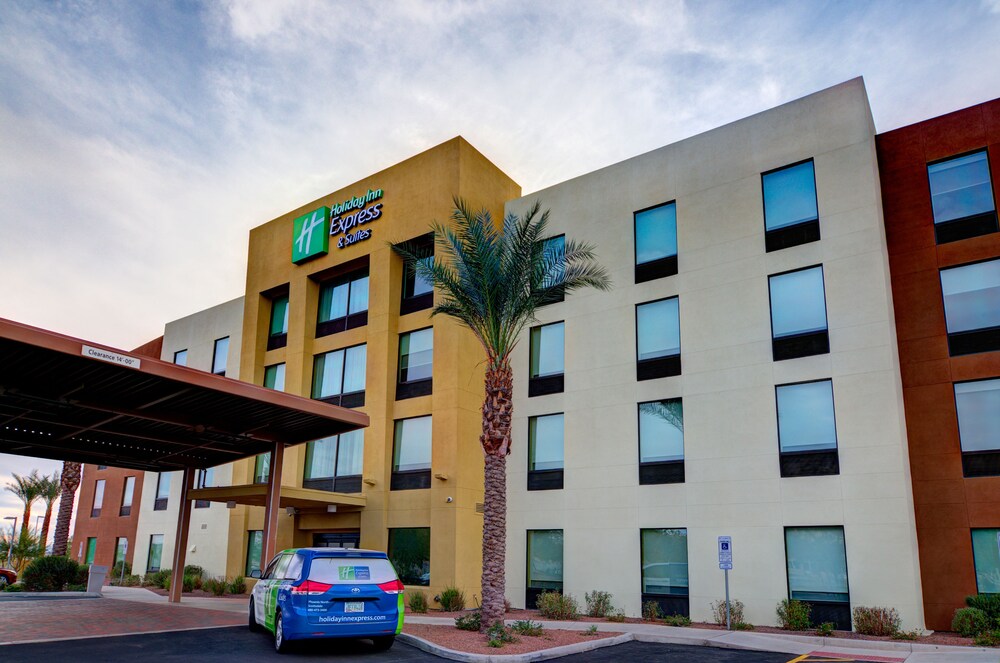 Book Holiday Inn Express Hotel Suites Phoenix North Scottsdale In Holiday Inn Express Hotel Suites Phoenix North Scottsdale