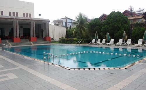 Book Emerald Garden International Hotel In Medan Hotels Com