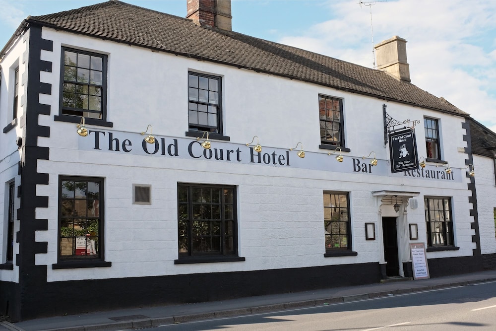The Old Court Hotel Witney Info Photos Reviews Book At The Old Court Hotel Witney