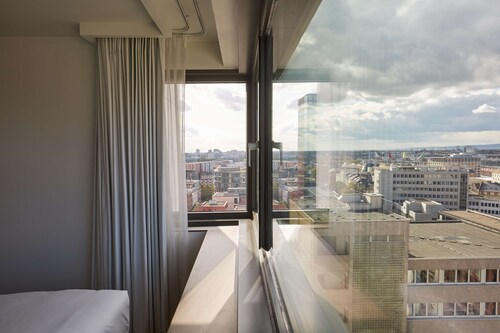 フランクフルト アム マイン スート ドイチェバンク パーク 周辺のホテル 宿泊予約 格安ホテル予約 最安値検索 ホテルズドットコム