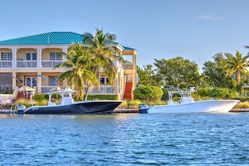 Izvēlēties viesnīcas līmenī: Vidējās klases viesnīcas, kas atrodas pilsētā: Key West