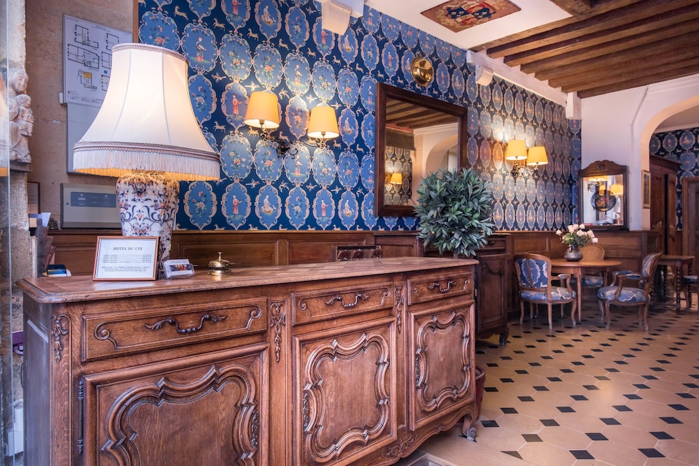 Book H  tel Lys Paris Hotels com