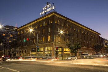 15 Closest Hotels To Koreatown In Los Angeles