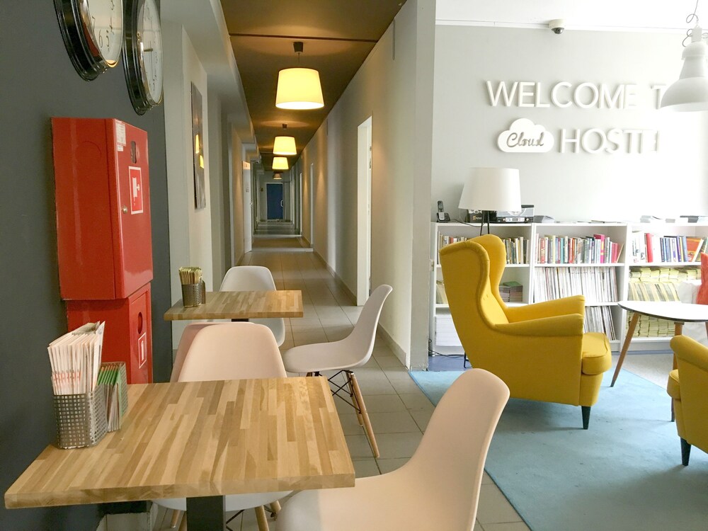 大堂休息区 大堂休息区 大堂休息区 大堂休息区 大堂酒廊 宿舍 (4 pax