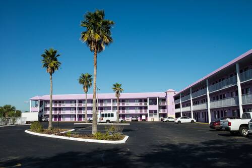 Book Magic Castle Inn And Suites In Kissimmee Hotels Com Book Magic Castle Inn And Suites In Kissimmee Hotels Com