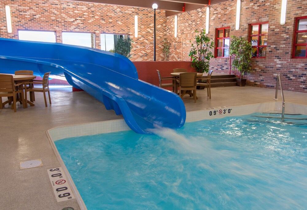 Book Bcminns Lloydminster In Hotels Bcminns Lloydminster Waterslide