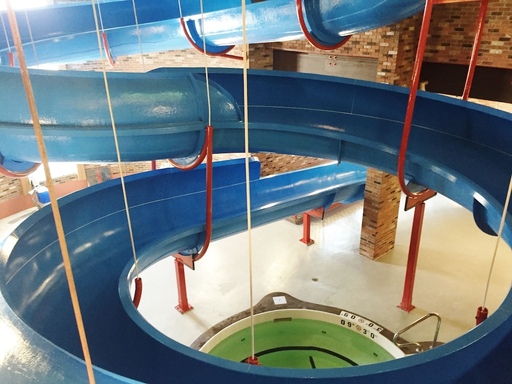 Book Bcminns Lloydminster In Hotels Bcminns Lloydminster Waterslide
