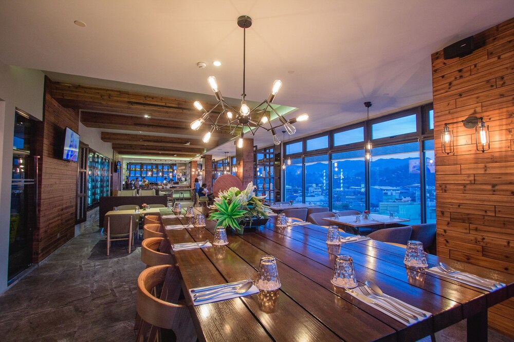 ホテル Xyz タクロバン の宿泊予約 ホテルズドットコム