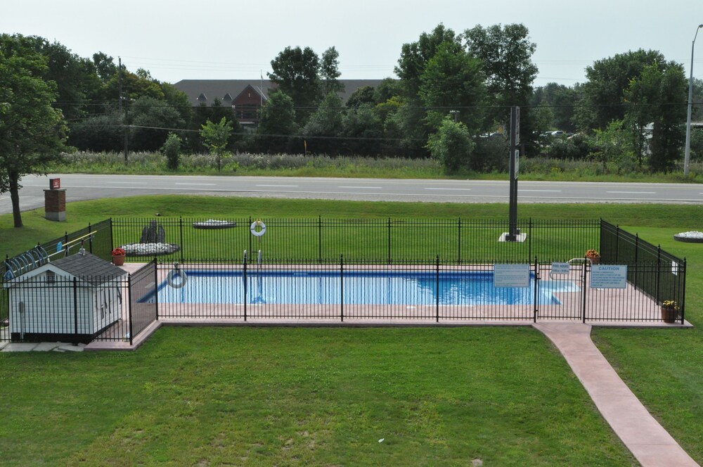 Colonial House Motor Inn Tay Valley Info Photos Reviews Book At Hotels Com