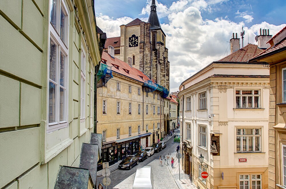 Book Six Continents In Prague Hotels Six Continents Prague Interior Entrance