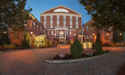15 Closest Hotels To Wesleyan University In Middletown Hotelscom