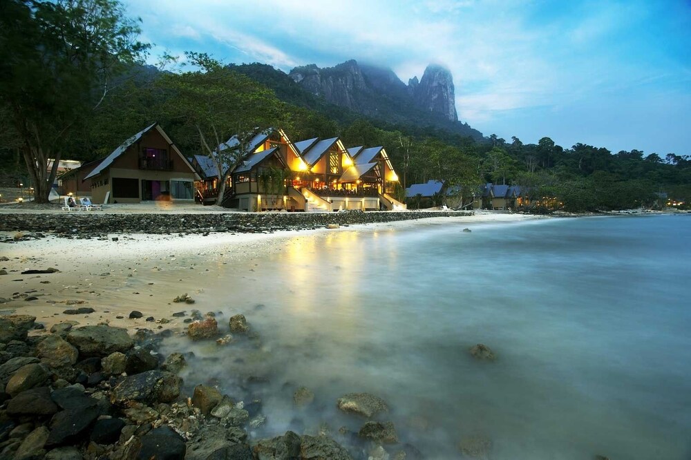 Tunamaya Beach Spa Resort Tioman Island Updated Price Reviews Hd Photos Hotels Com