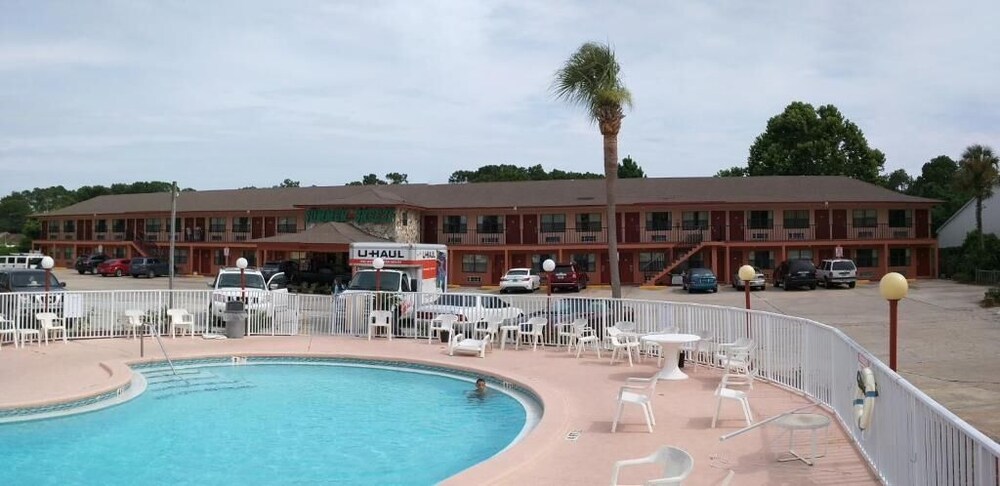Book Summer Breeze Motel In Panama City Beach Hotels Com