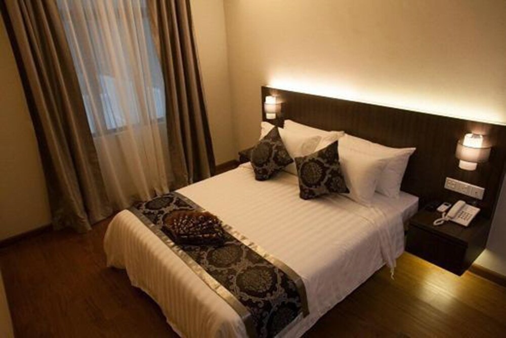 Book Holiday Villa Hotel Suites In Kota Bharu Hotels Com