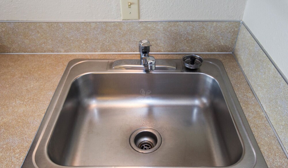Book Sandcastle Beachfront Motel In Lincoln City Hotels Com