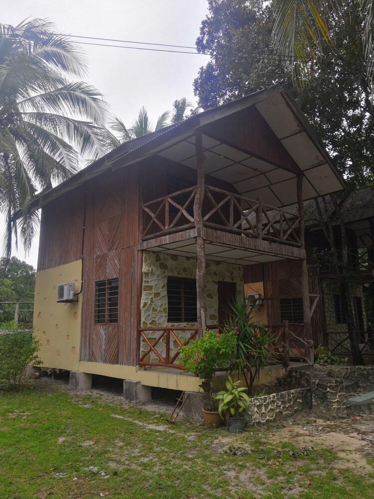 Book Oyo 90272 Alang Bonda Chalet In Kuala Rompin Hotels Com