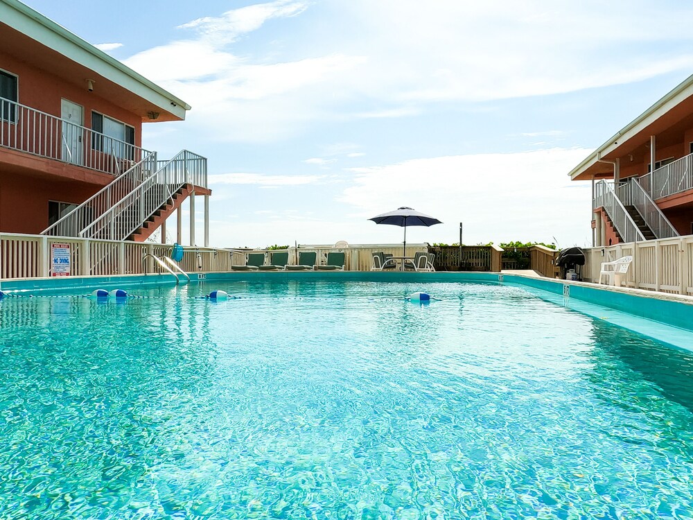 Book Melbourne Beach Resort in Melbourne Beach