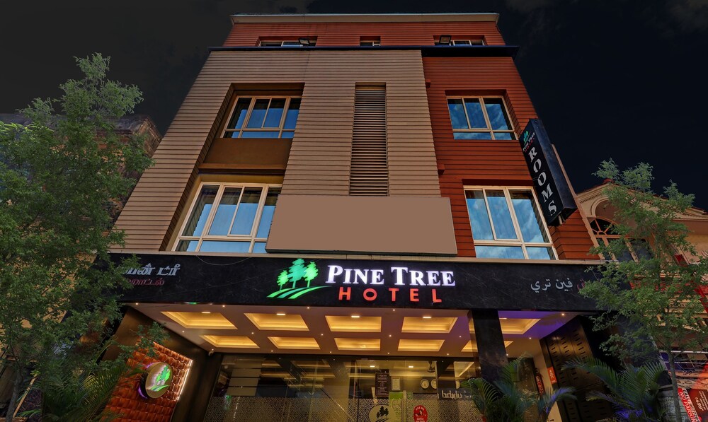 Book Treebo Trend Pine Tree In Chennai Hotels Com