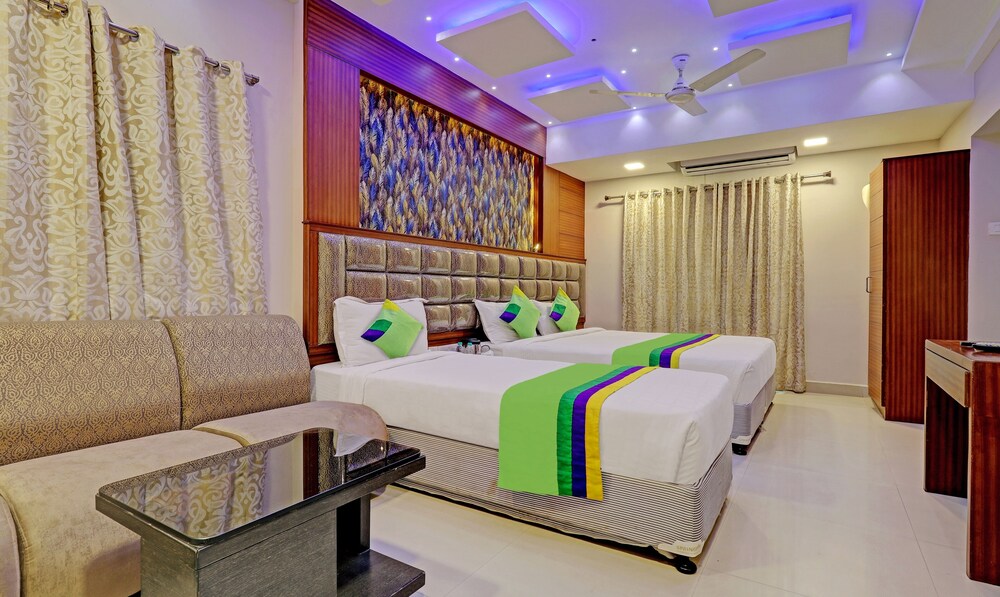 Book Treebo Trend Pine Tree In Chennai Hotels Com