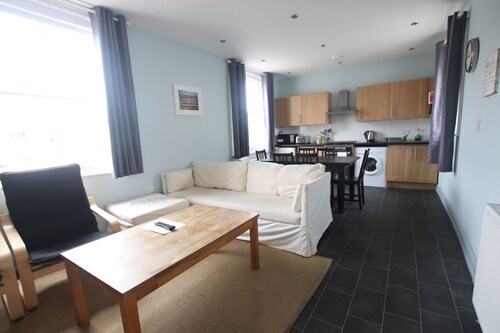 the barley mow centrally located 3 bed apartment