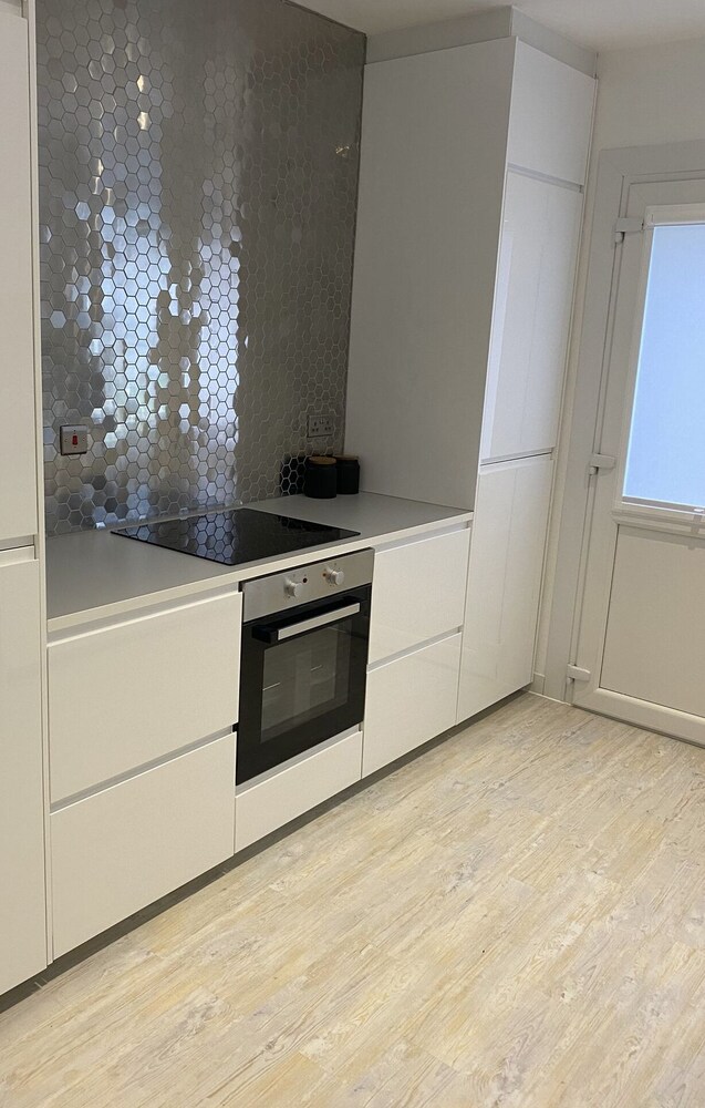 コップ 26 ィマキュレート ニューリー リフービッシュッド 2 ベッド イン グラスゴー グラスゴー の宿泊予約 ホテルズドットコム