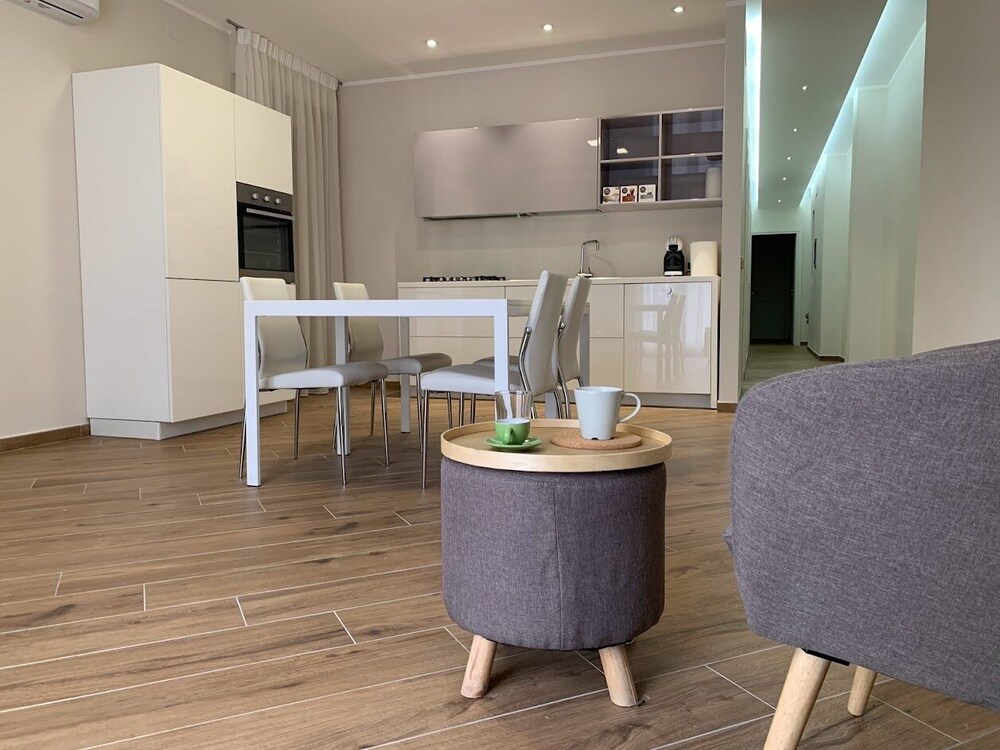 Brain Penthouse Pagani, Pagani Info, Photos, Reviews Book at