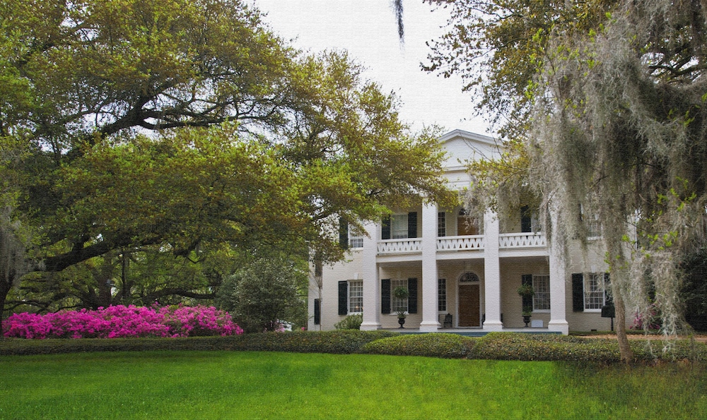 Book Monmouth Historic Inns And Gardens In Natchez Hotels Monmouth Historic Inns And Gardens Natchez