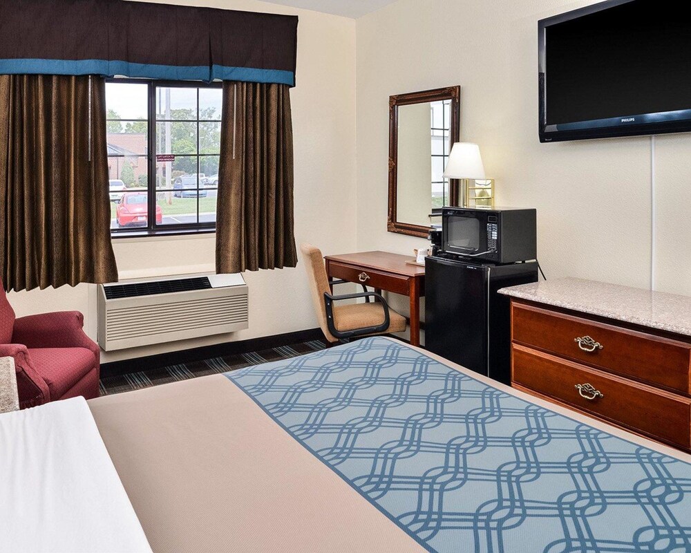 Book Econo Lodge Inn Suites In Shelbyville Hotelscom