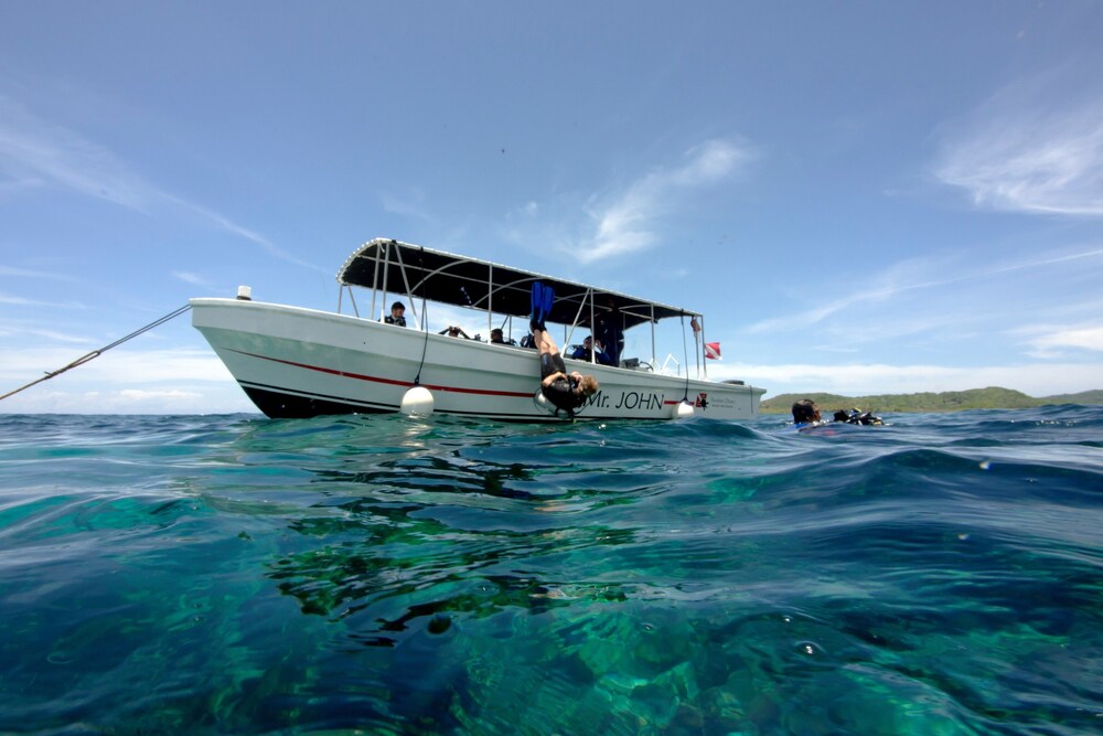 Book Barefoot Cay Resort In Roatan Hotels Com