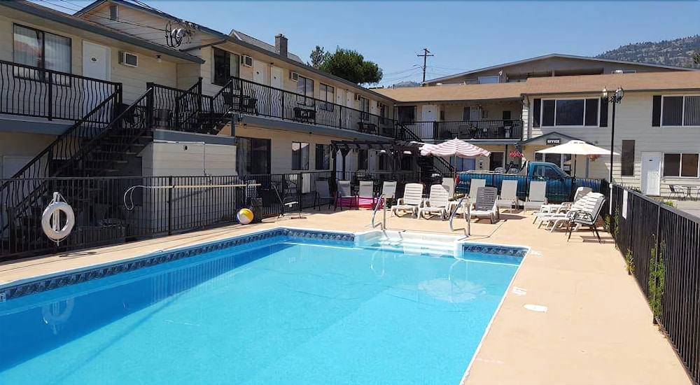 Book Lakeview Motel Suites In Osoyoos Hotels Lakeview Motel Suites Osoyoos