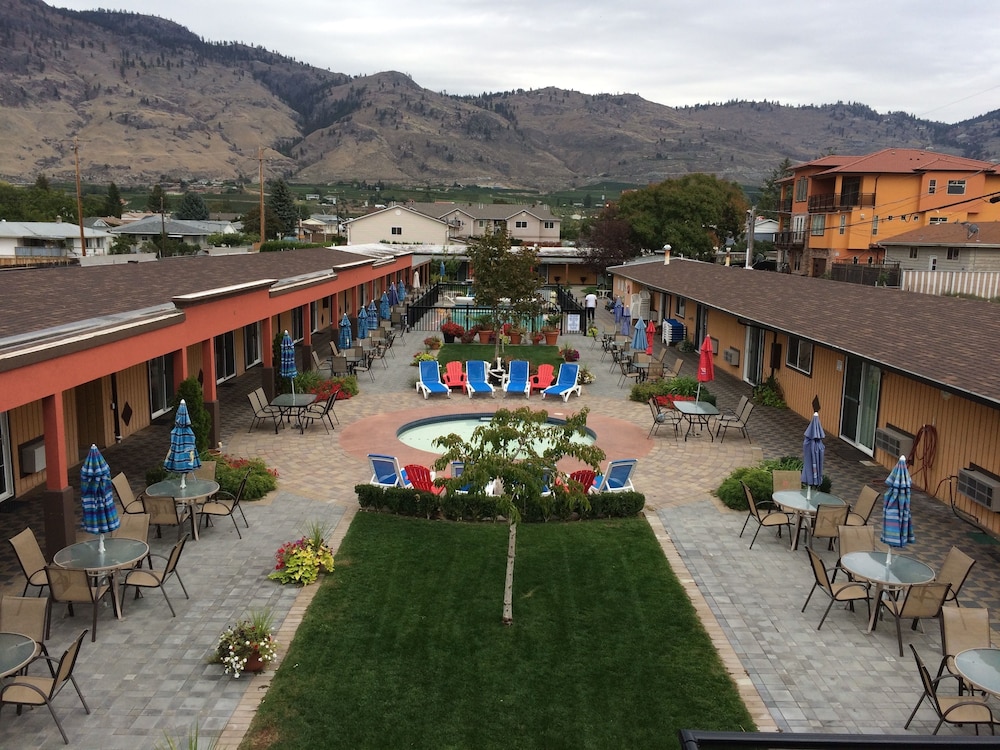 Book Sahara Courtyard Inn In Osoyoos Hotels Sahara Courtyard Inn Osoyoos